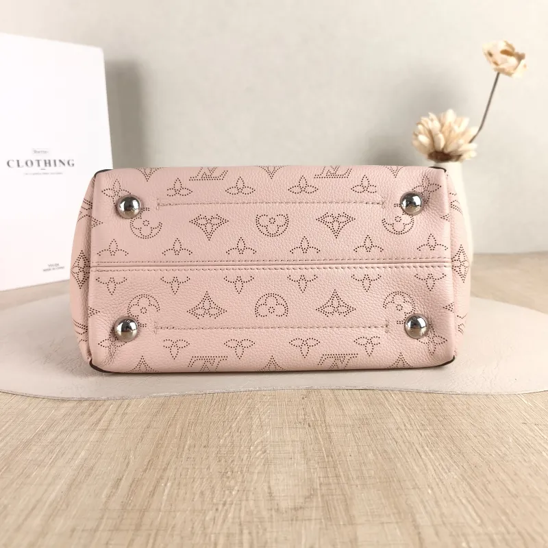 Louis Vuitton Shoulder Bag Hina Pink Calfskin Small 23 × 13 × 21 cm — cover view 2 of 5