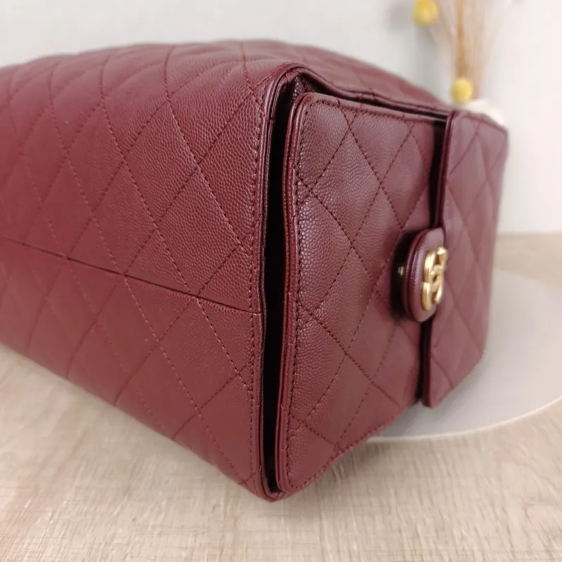 Chanel Shoulder Bag 25Bag Red Grained Calfskin Medium 30 × 15 × 40 cm — detail view 13 of 14