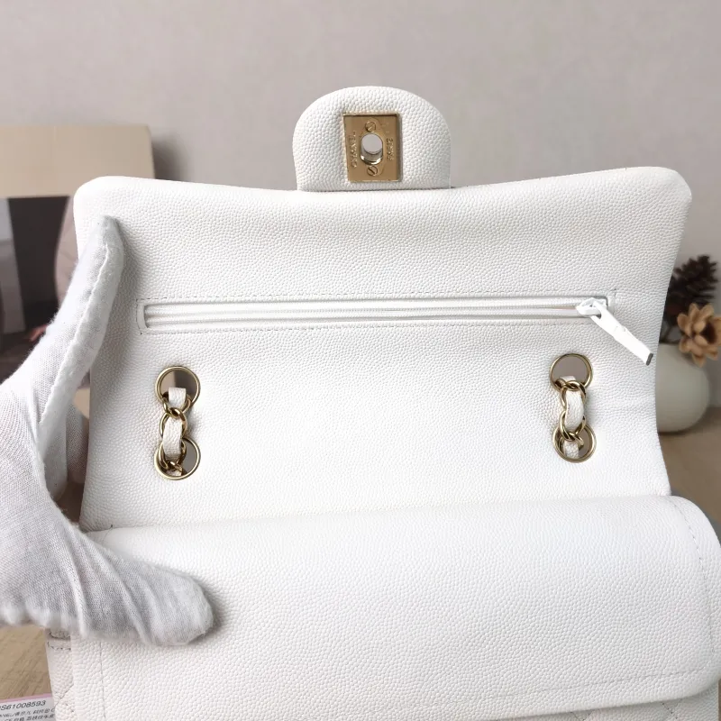 Chanel Crossbody Bag Classic Flap CF White Grained Calfskin Small 23 × 6 × 14.5 cm — detail view 7 of 13