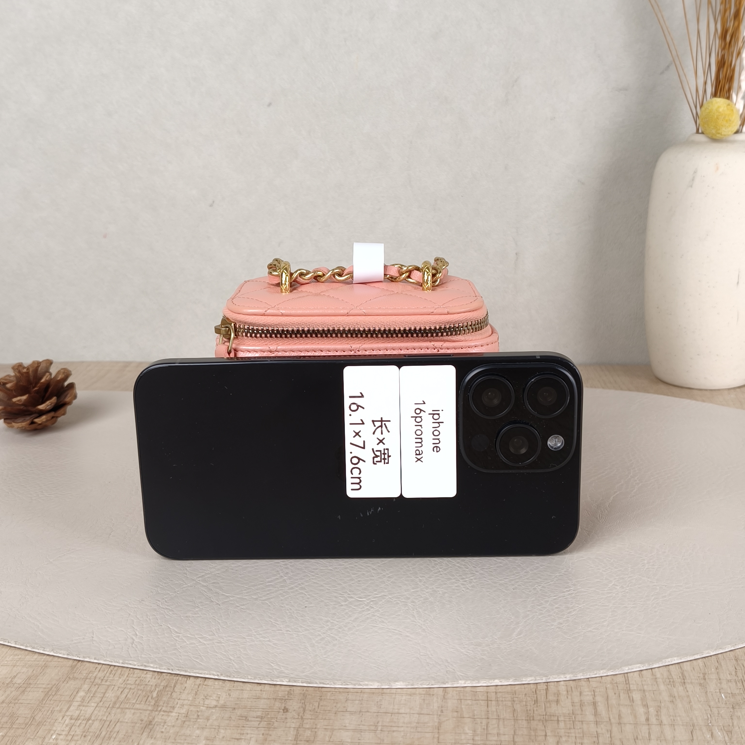 Chanel Crossbody Bag Edition Pink Lambskinmini10 × 7 × 9 cm — cover view 4 of 5