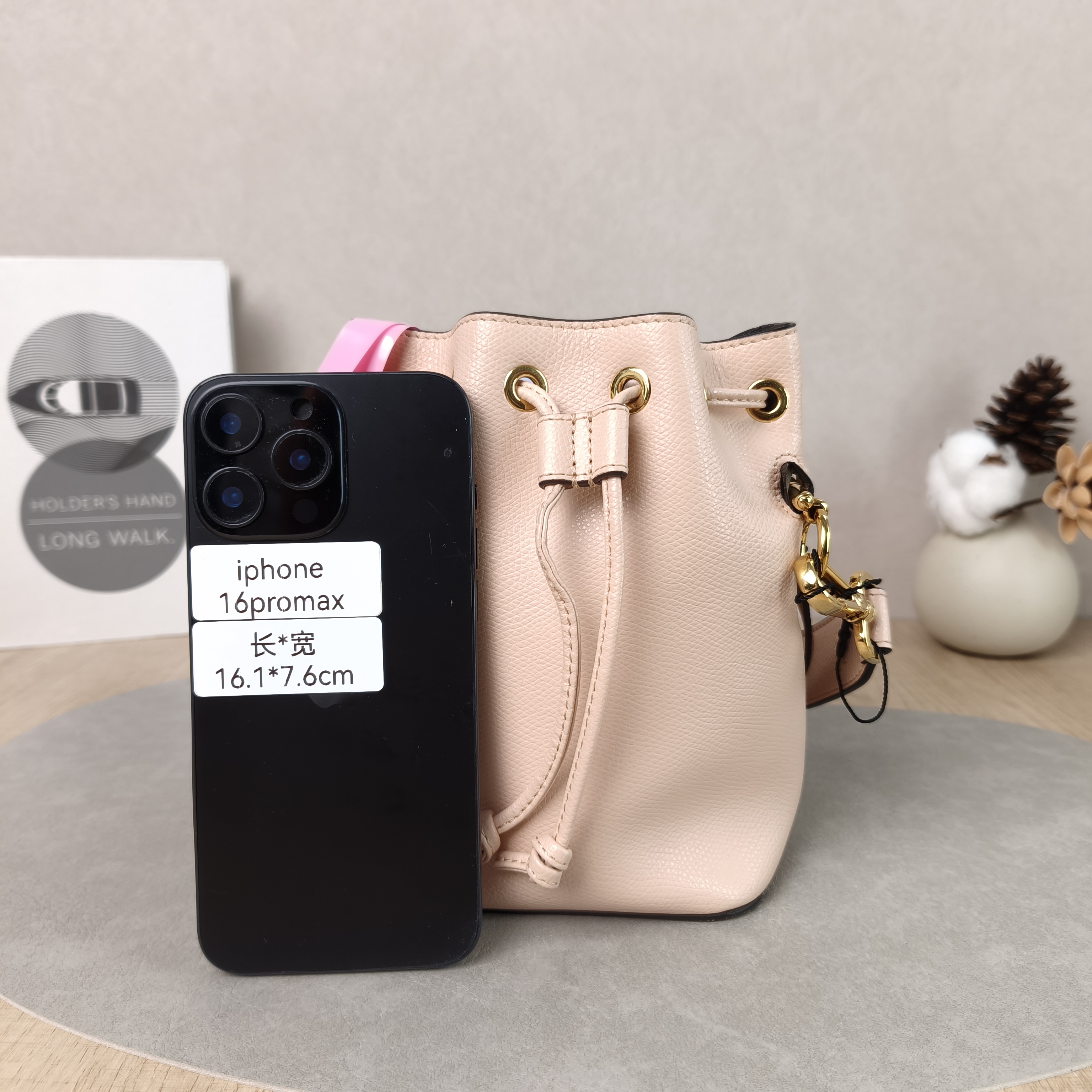 FENDI Crossbody Bag Mon Tresor Bucket Bag Pink Calfskinmini12 × 10 × 18 cm — cover view 4 of 5