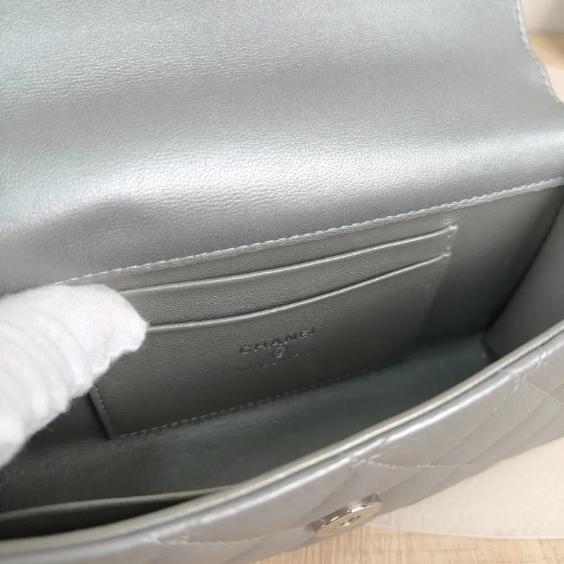 Chanel Crossbody Bag kelly Silver Calfskin One Size18 × 4.5 × 10 cm — detail view 6 of 8