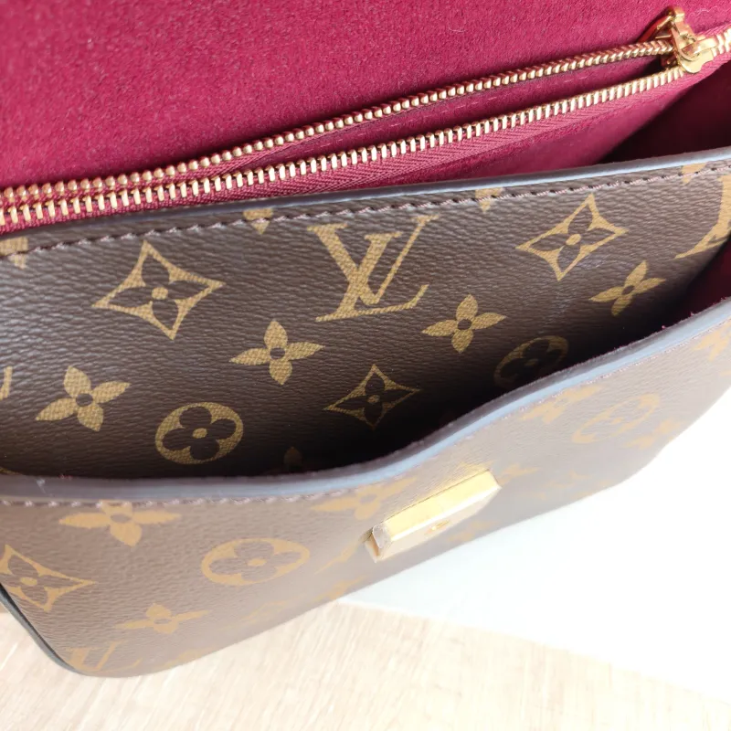 Louis Vuitton Crossbody Bag Passy Messenger Bag Monogram PVC Small 23 × 9 × 17 cm — detail view 10 of 13