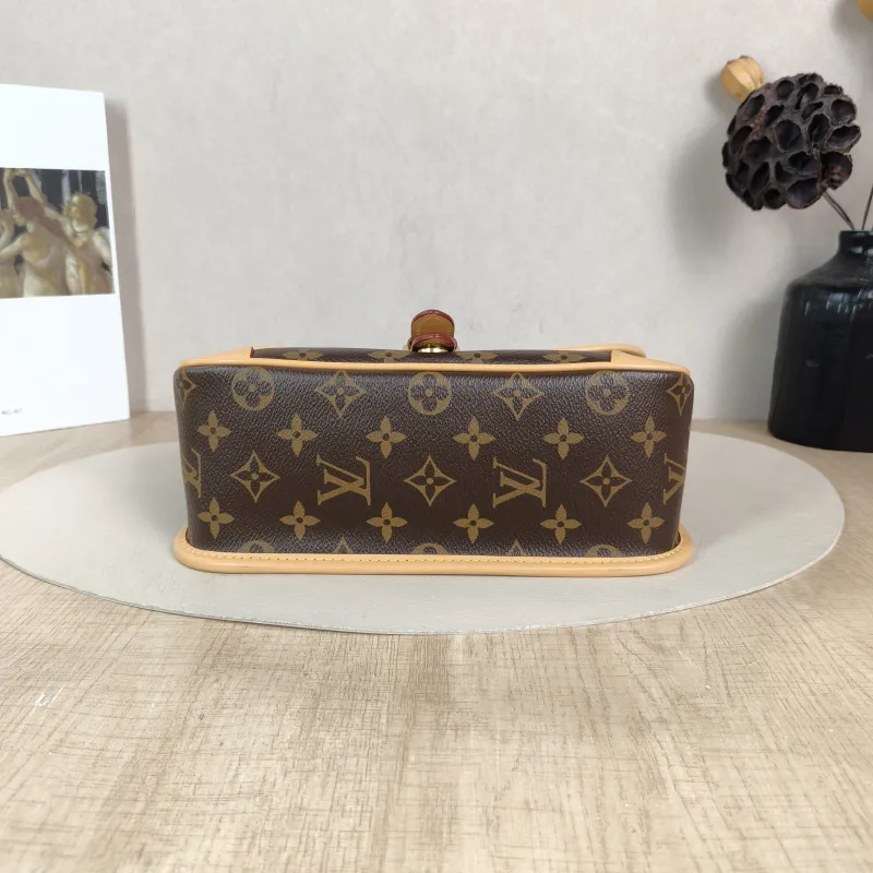 Louis Vuitton Crossbody Bag Diane Baguette Bag Shoulder Strap PVC Small 24 × 9 × 15 cm — cover view 2 of 6