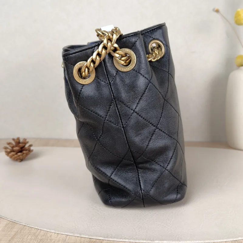 Chanel Crossbody Bag Crossbody Bag Black Calfskin One Size15 × 8 × 20 cm — detail view 6 of 11