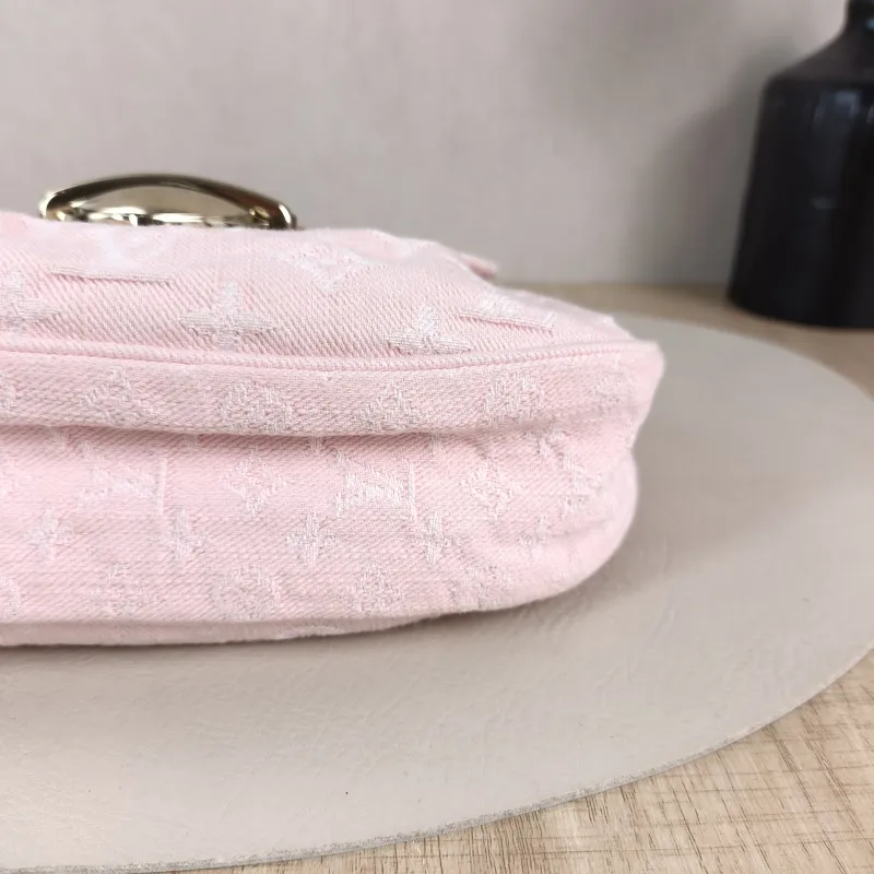 Louis Vuitton Shoulder Bag Sunset Pink One Size 27 × 3 × 18 cm — detail view 2 of 13