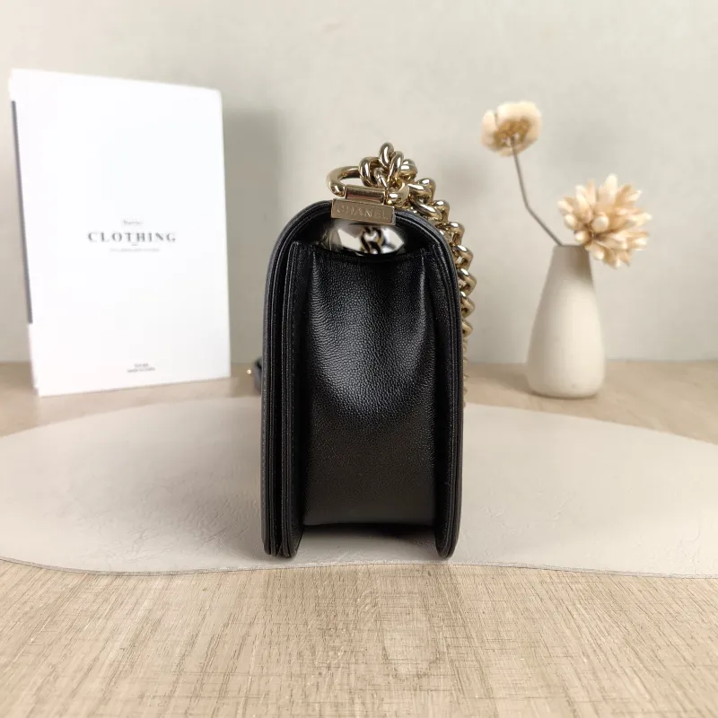 Chanel Crossbody Bag Le Boy​Black Calfskinmini18 × 8.5 × 16 cm — detail view 9 of 12
