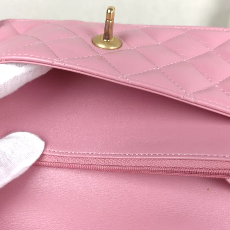 Chanel Crossbody Bag Pink Lambskin 18.5 × 5 × 12 cm — detail view 11 of 13