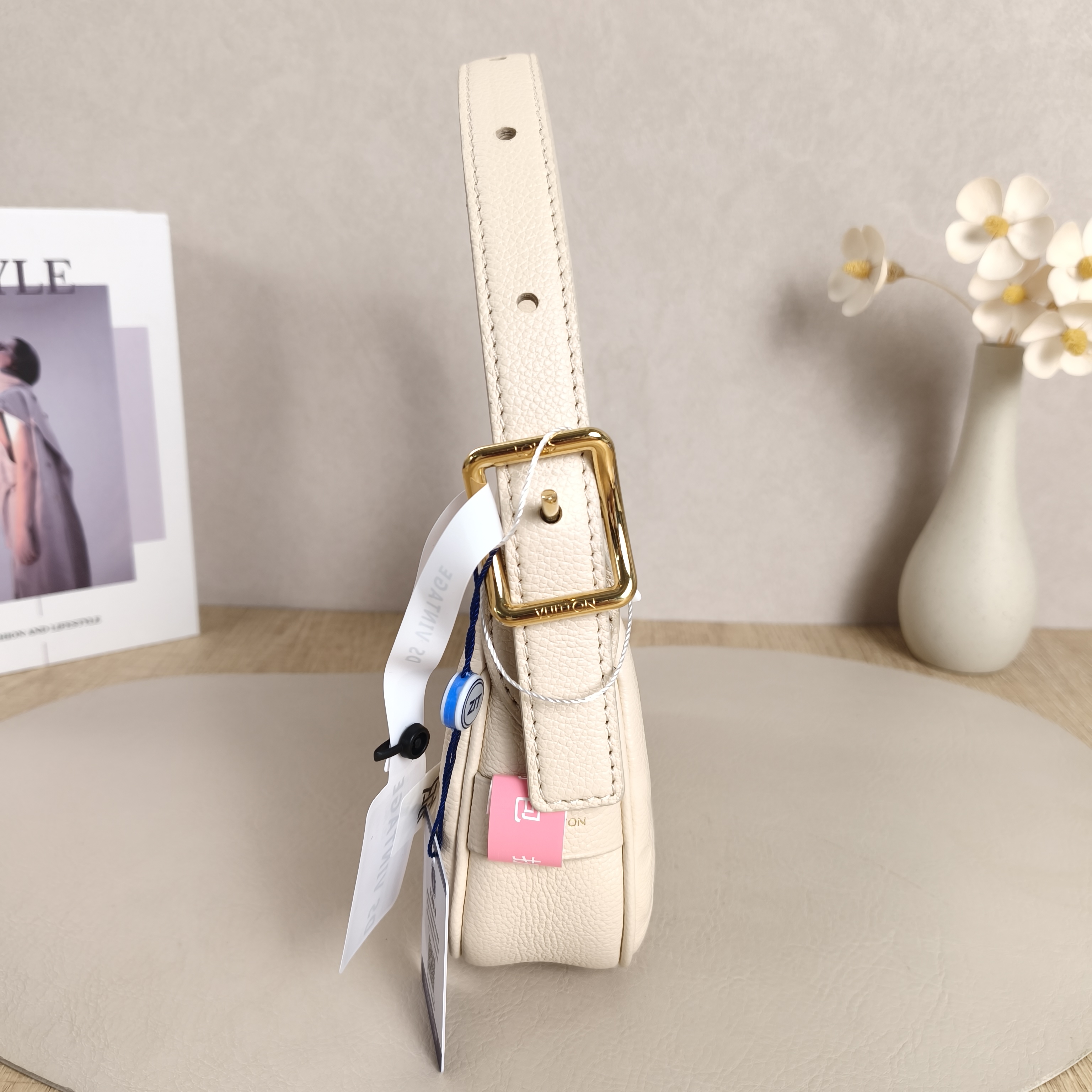 Louis Vuitton Shoulder Bag Moon White Calfskinmini20.5 × 5 × 11 cm — cover view 6 of 10