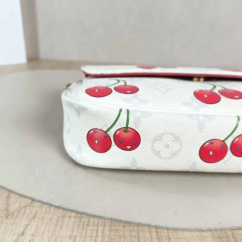 Louis Vuitton Crossbody Bag IVY White · PVC Small 23.5 × 4.3 × 12 cm Conditioned — detail view 1 of 13