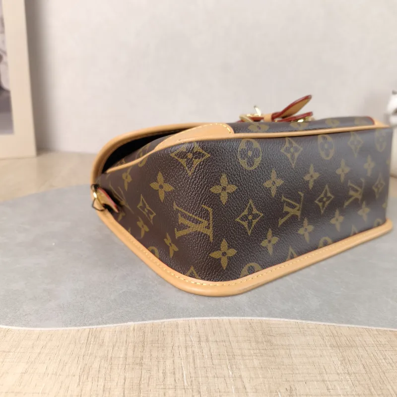 Louis Vuitton Crossbody Bag Diane Baguette Bag Shoulder Strap PVC Small 24 × 9 × 15 cm — detail view 2 of 14