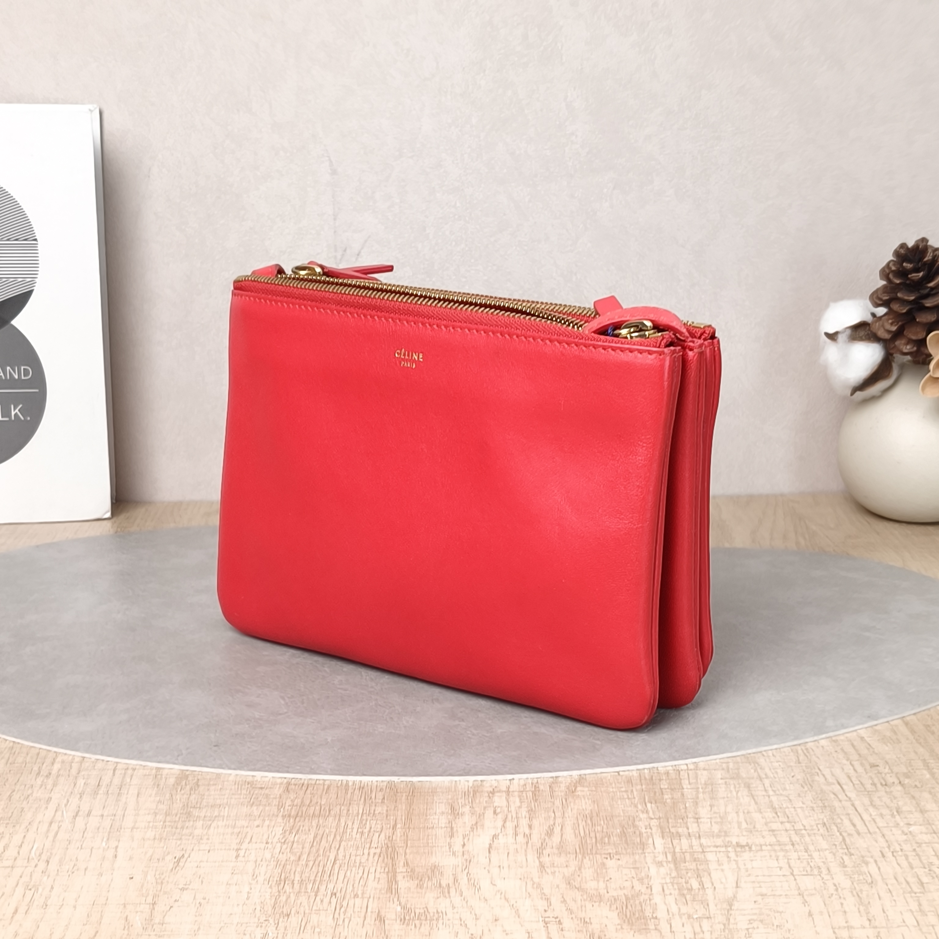 CELINE Crossbody Bag Crossbody Bag Red Calfskin One Size21.5 × 3.5 × 15 cm — cover view 2 of 5