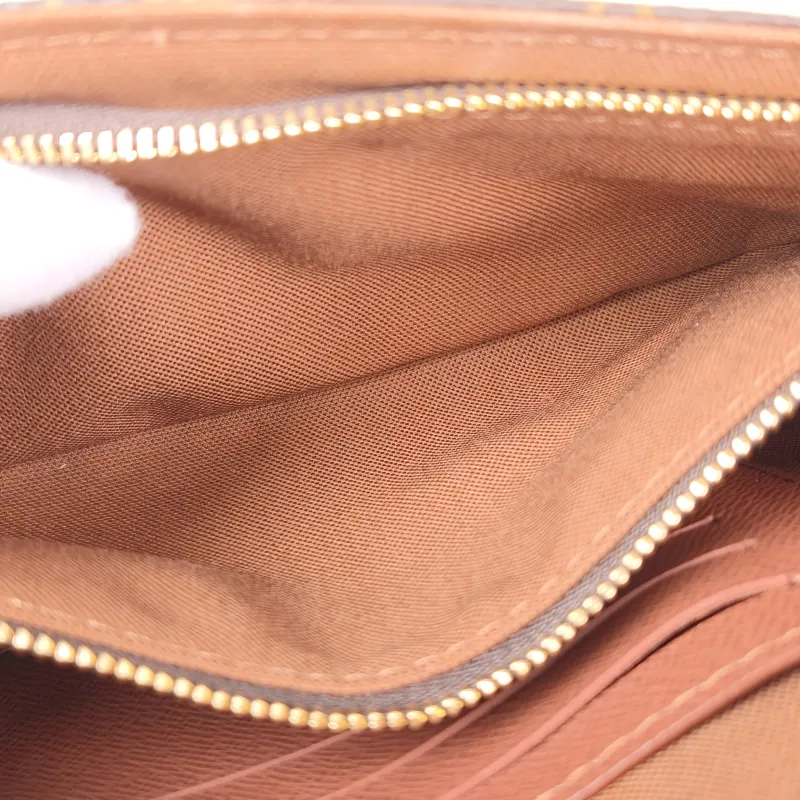 Louis Vuitton Crossbody Bag IVY Monogram PVC Small 23.5 × 4.3 × 12 cm — detail view 10 of 12
