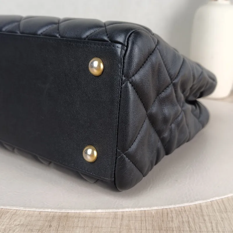 Chanel Shoulder Bag Tote Bag Black Calfskin Large 28 × 11 × 19 cm — detail view 11 of 13