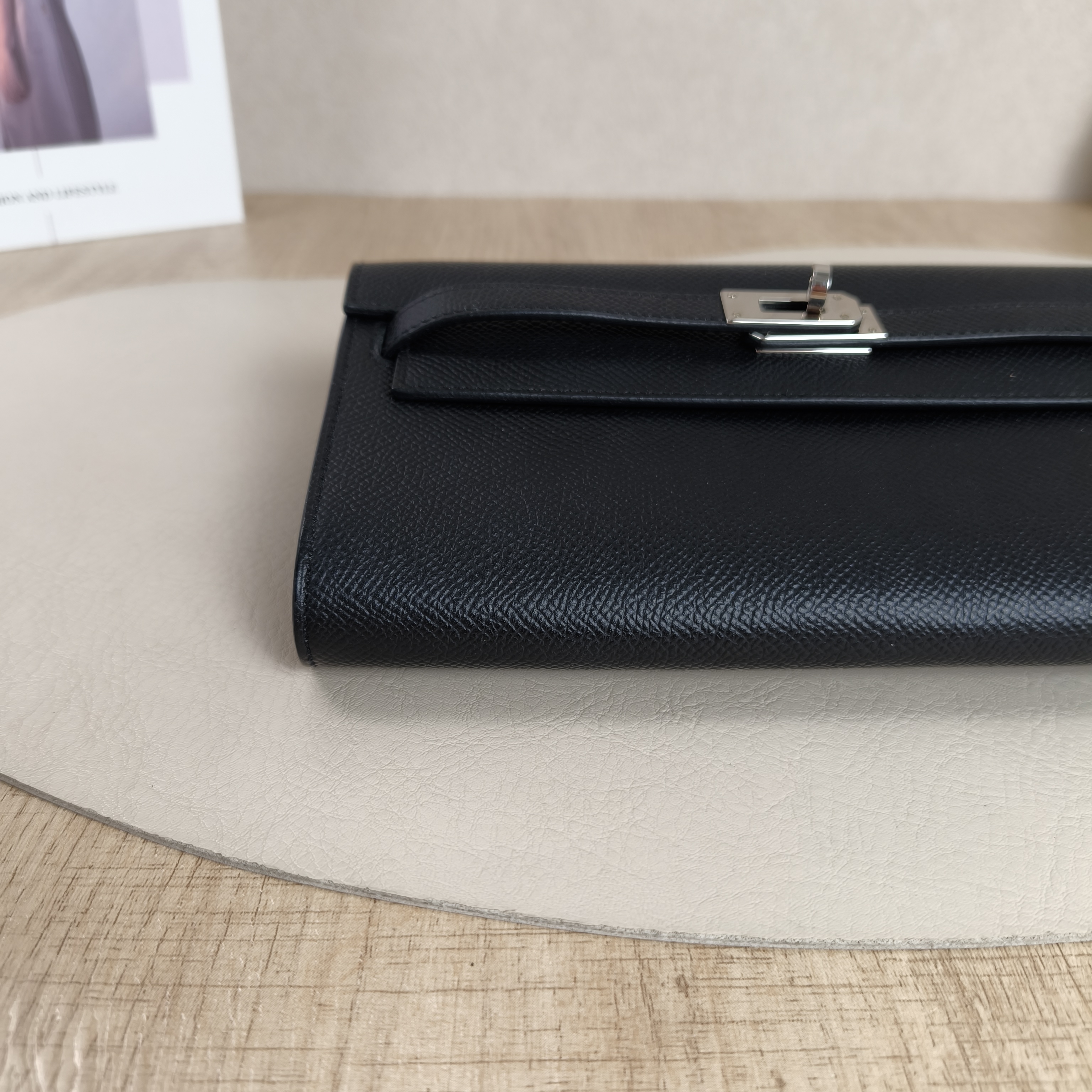Hermès Crossbody Bag Kelly To Go Edition Walletwoc89Black Epsom Embossed Calfskin One Size20 × 3 × 11 cm — cover view 9 of 10