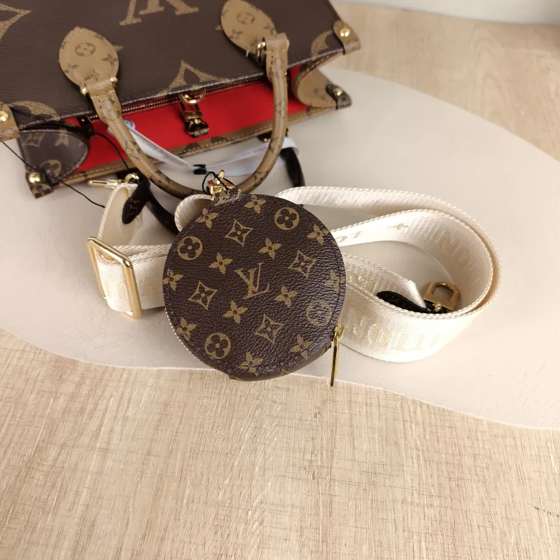 Louis Vuitton Shoulder Bag Onthego Monogram PVC Small 25 × 11.5 × 19 cm — detail view 4 of 10