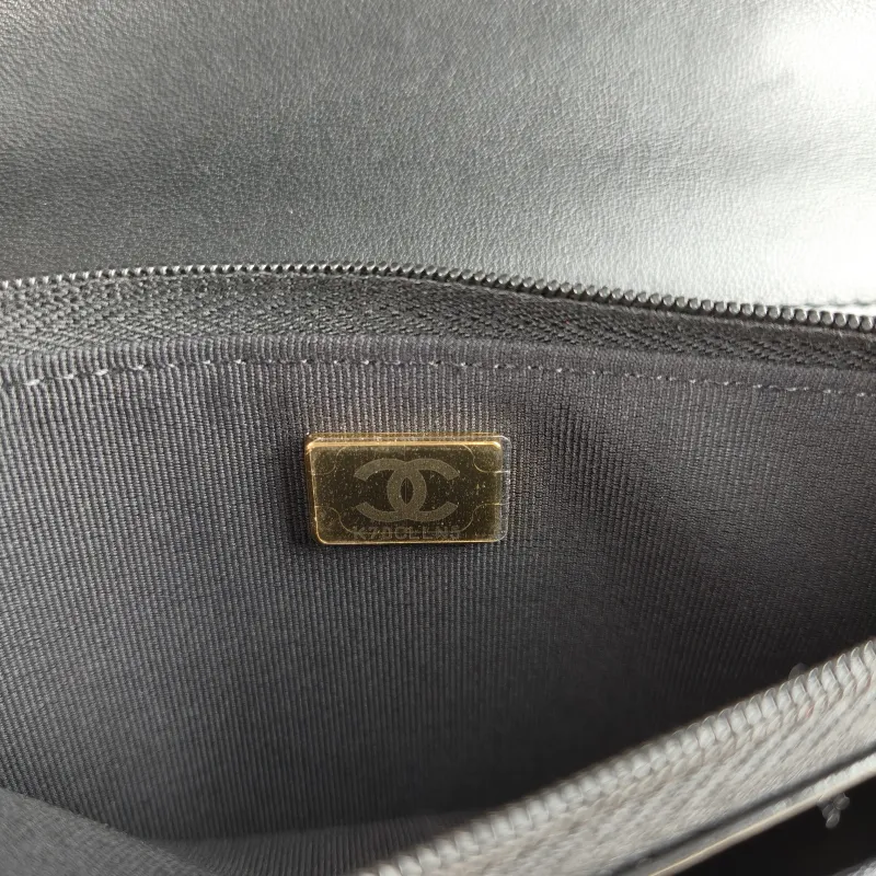 Chanel Crossbody Bag woc Black Waxed Leather One Size 19.2 × 3.5 × 12.3 cm — detail view 9 of 13