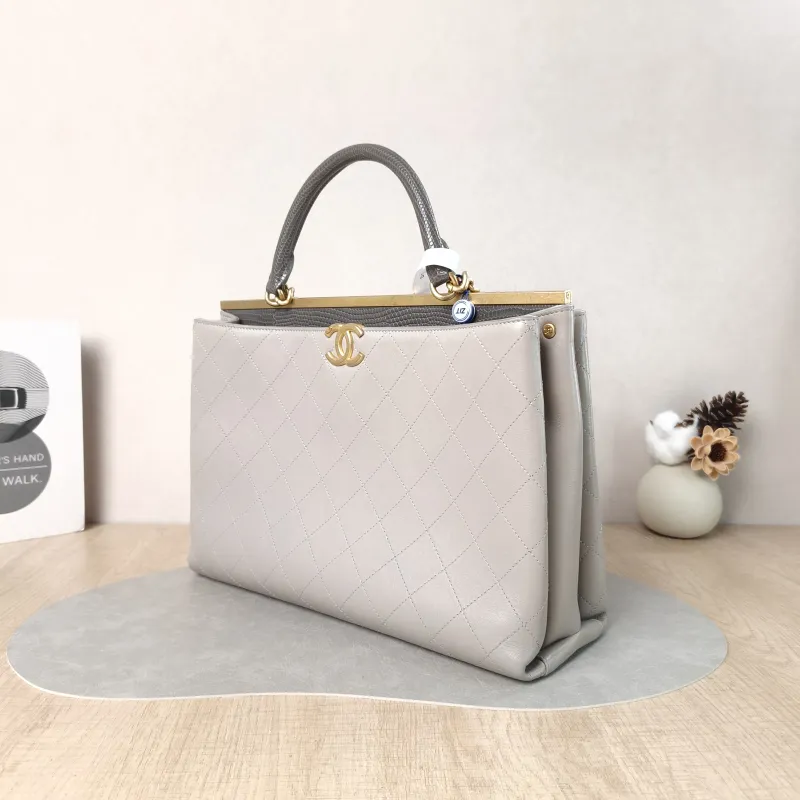 Chanel Top Handle Bag Coco Luxe Messenger Bag Brown Calfskin 33 × 12 × 24 cm 26 — cover view 4 of 5