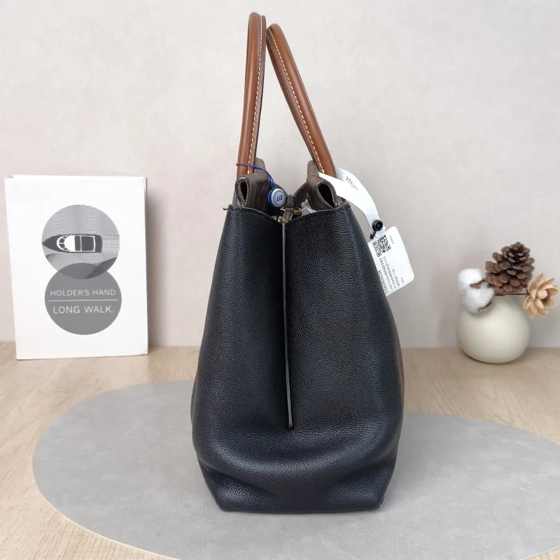 Louis Vuitton Top Handle Bag W Tote Black · Monogram PVC · Calfskin One Size35 × 11 × 25 cm — detail view 5 of 14