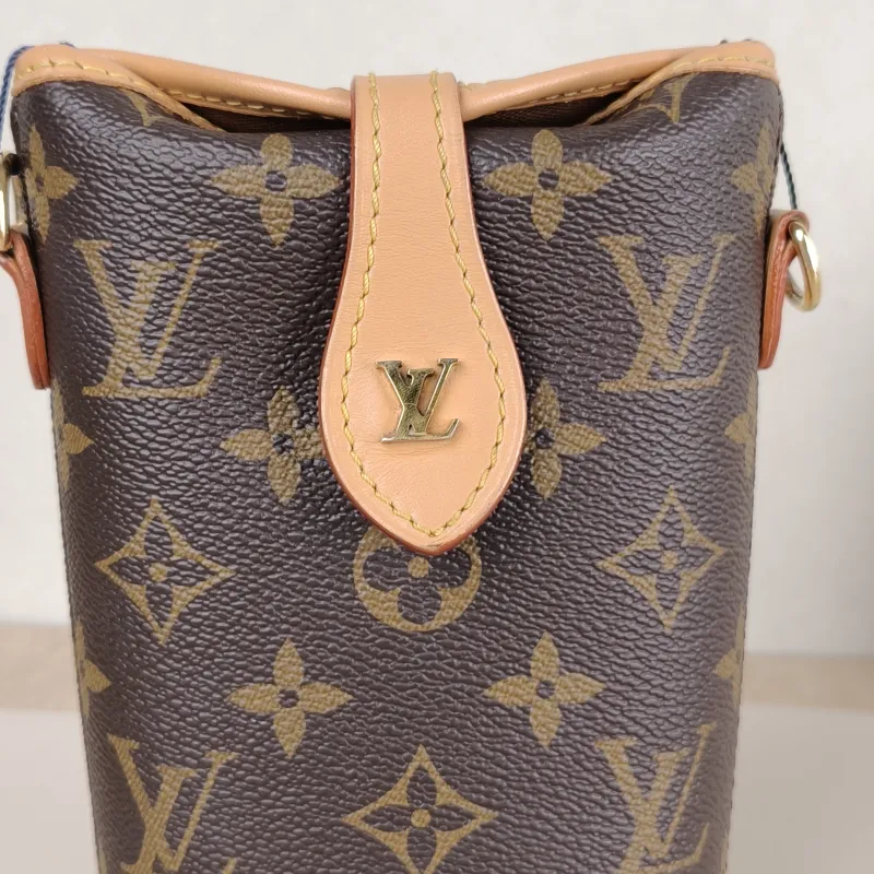Louis Vuitton Crossbody Bag Fold Me Monogram PV Cmini14.5 × 6.5 × 18 cm — detail view 2 of 9