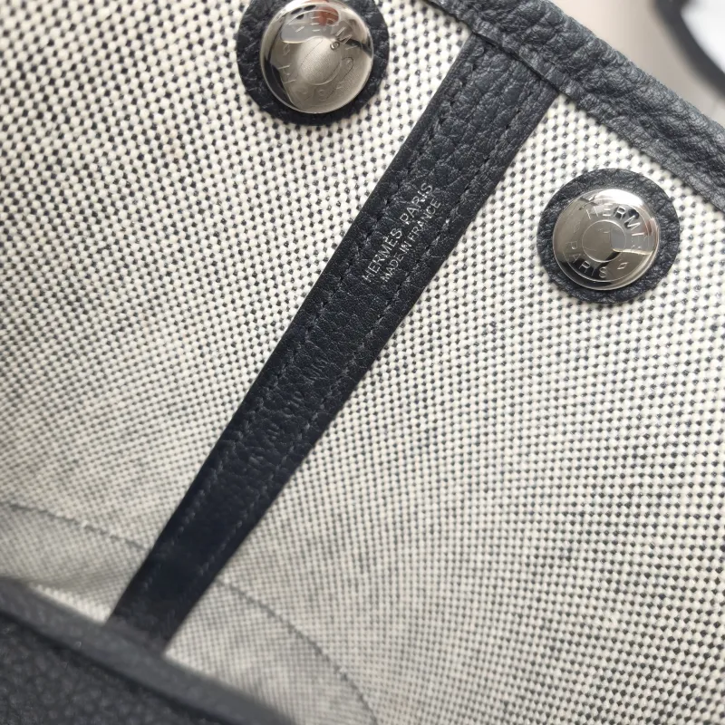 Hermès Top Handle Bag Neo Garden 23 Mini Black · Beige Canvas · Negonda Calfskin Mini 23 × 10 × 16 cm k — detail view 3 of 11