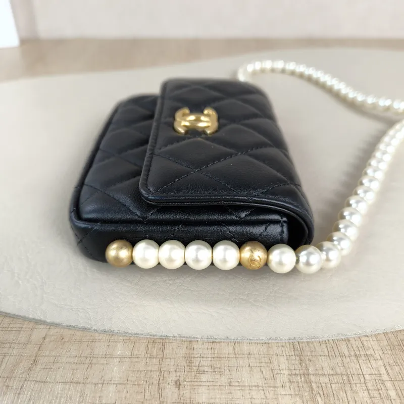 Chanel Crossbody Bag Pearl Crossbody Bag Black Calfskin One Size12 × 4 × 9 cm — detail view 8 of 11