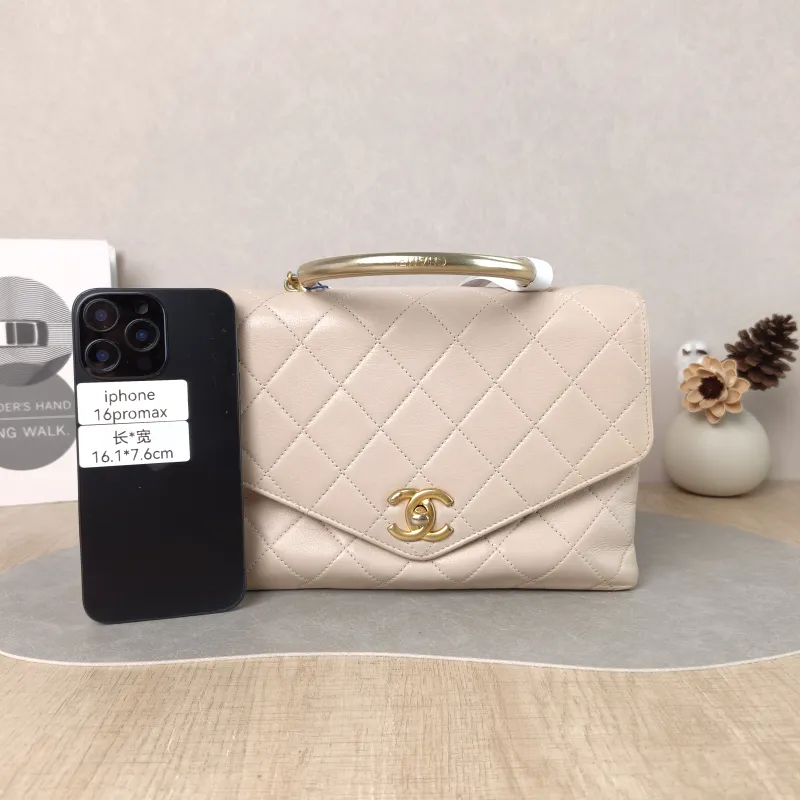 Chanel Crossbody Bag Crossbody Bag Beige Calfskin One Size24 × 10 × 16 cm — cover view 2 of 5