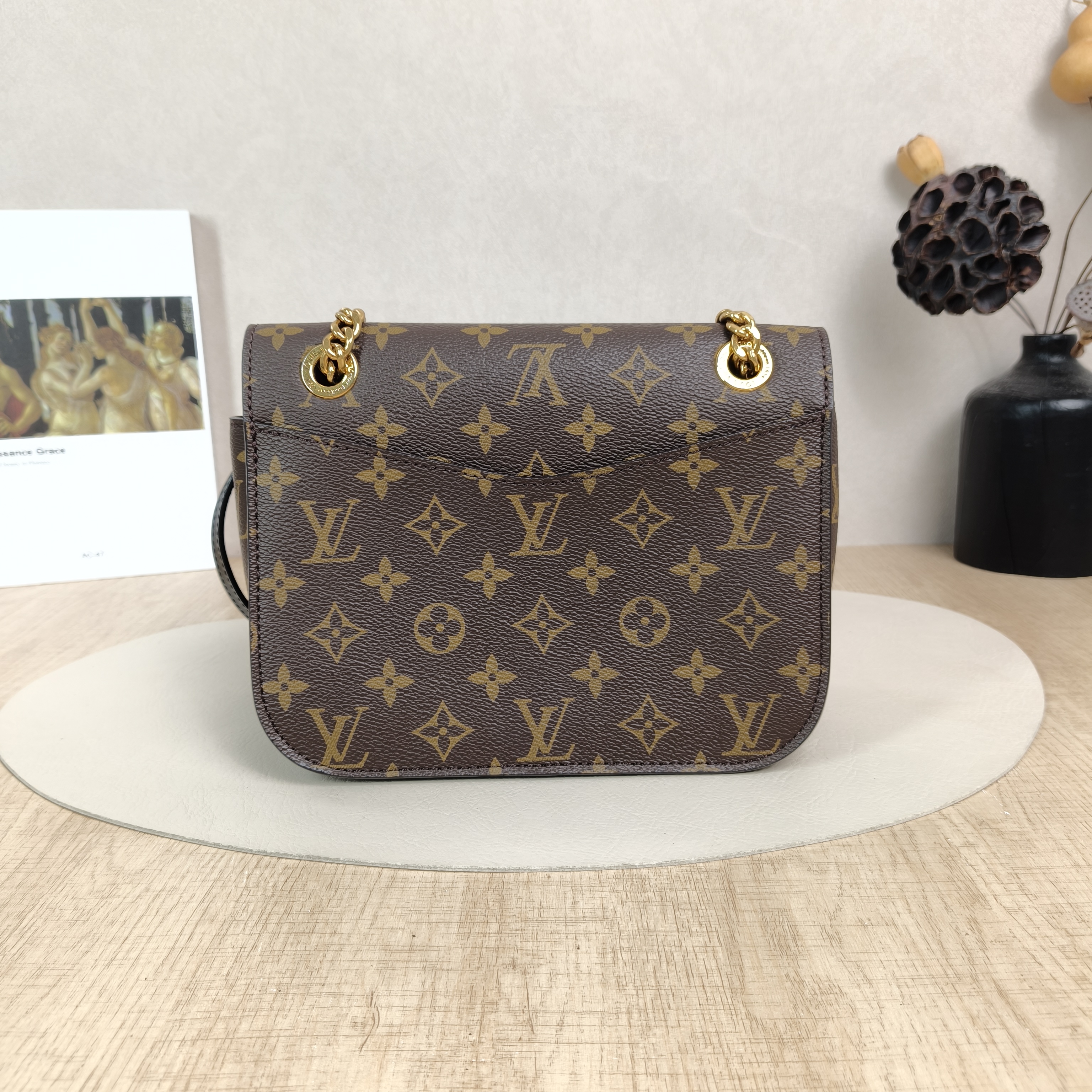 Louis Vuitton Crossbody Bag Passy Messenger Bag Monogram PVC Small23 × 9 × 17 cm — cover view 5 of 6