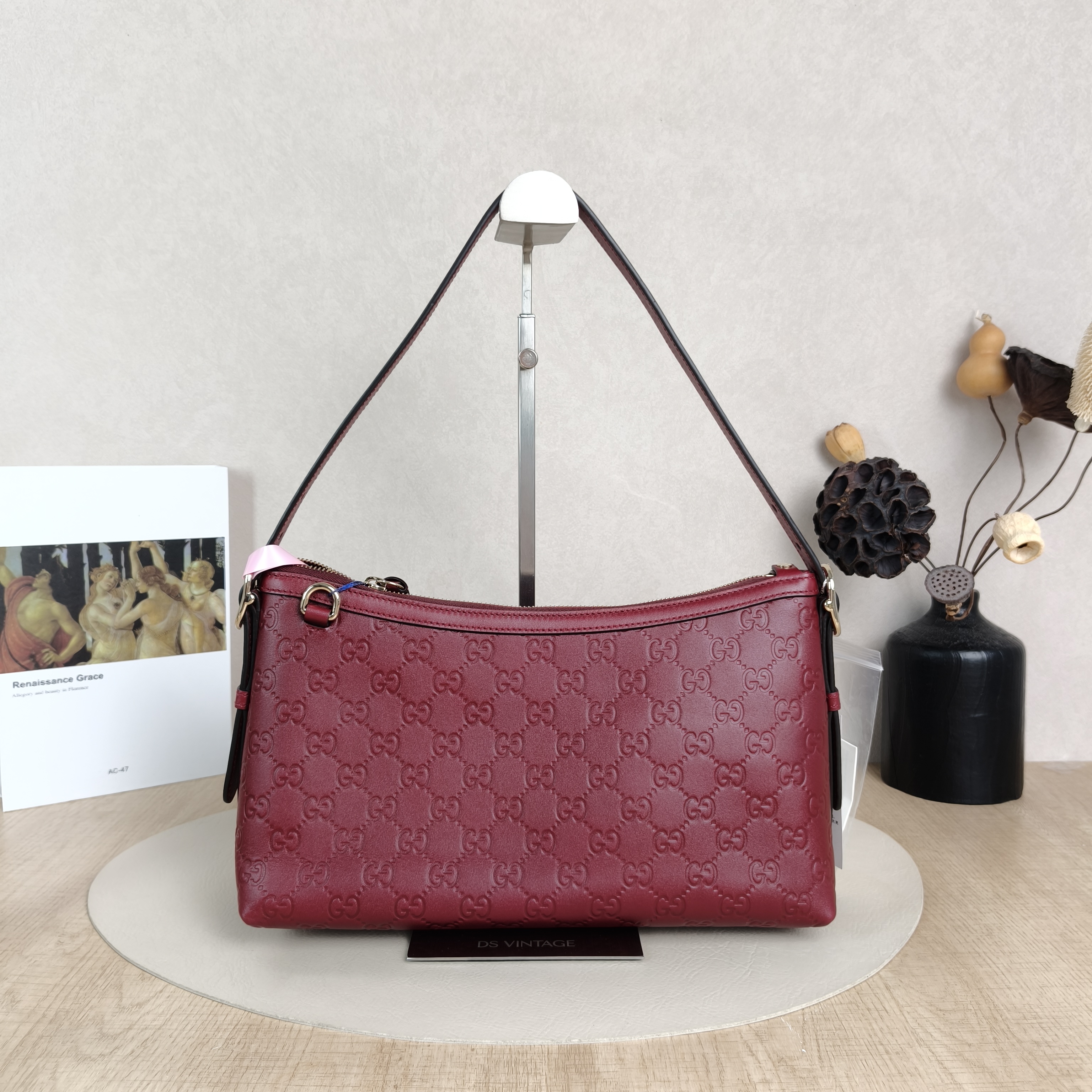 GUCCI Shoulder Bag GG Emblem Shoulder Bag Red Calfskin Medium30 × 11 × 19 cm