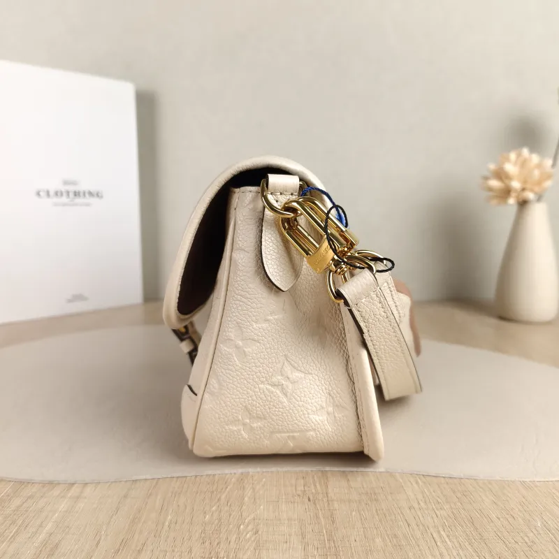 Louis Vuitton Crossbody Bag Diane Baguette Bag White Empreinte Embossed Calfskin Small 24 × 9 × 15 cm — detail view 7 of 11