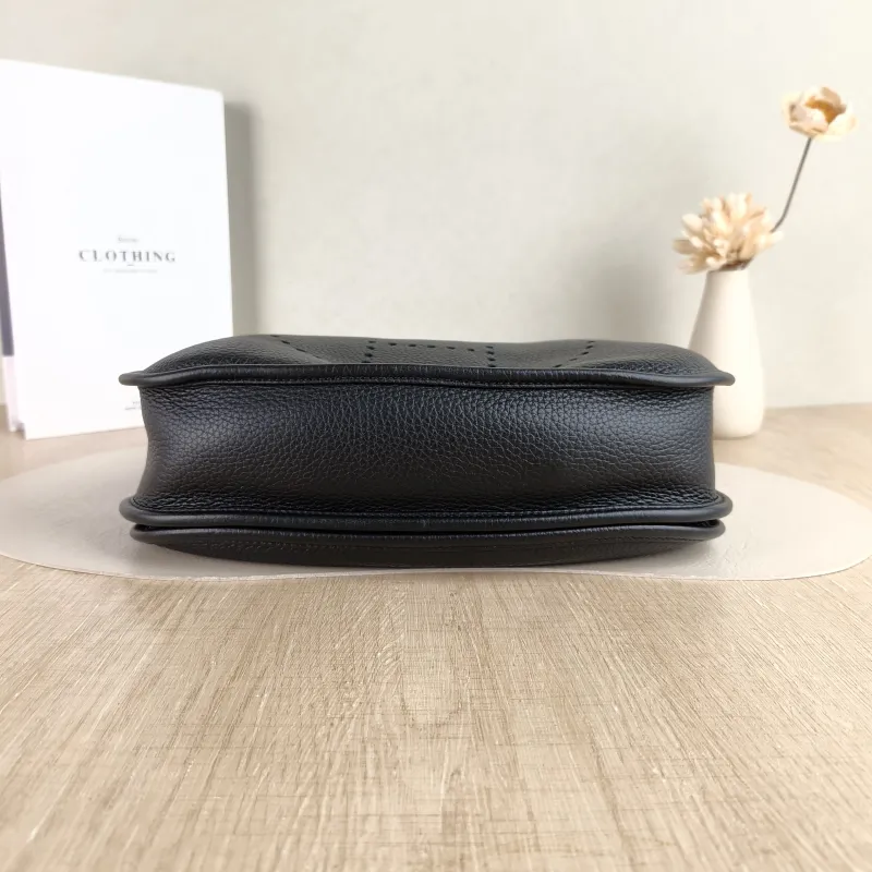 Hermès Crossbody Bag Evelyne 29 29 Black Taurillon Clemence TC Calfskin Small 29 × 8 × 30 cm B — cover view 2 of 6