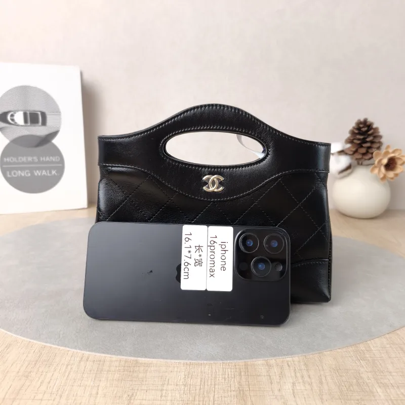 Chanel Shoulder Bag31Bag Black Waxed Leather Calfskinnano20.5 × 3.5 × 17 cm — cover view 4 of 5