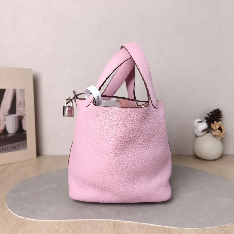 Hermès Top Handle Bag Picotin Lock 18 18 X9Mauve Sylvestre Taurillon Clemence TC Calfskin Small 18 × 13 × 18 cm Z — detail view 7 of 12
