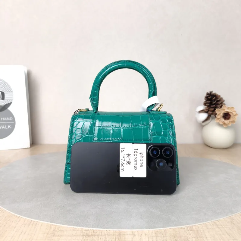 BALENCIAGA Crossbody Bag Hourglass Hourglass Bag Green Calfskinmini19 × 5 × 12 cm — cover view 3 of 5