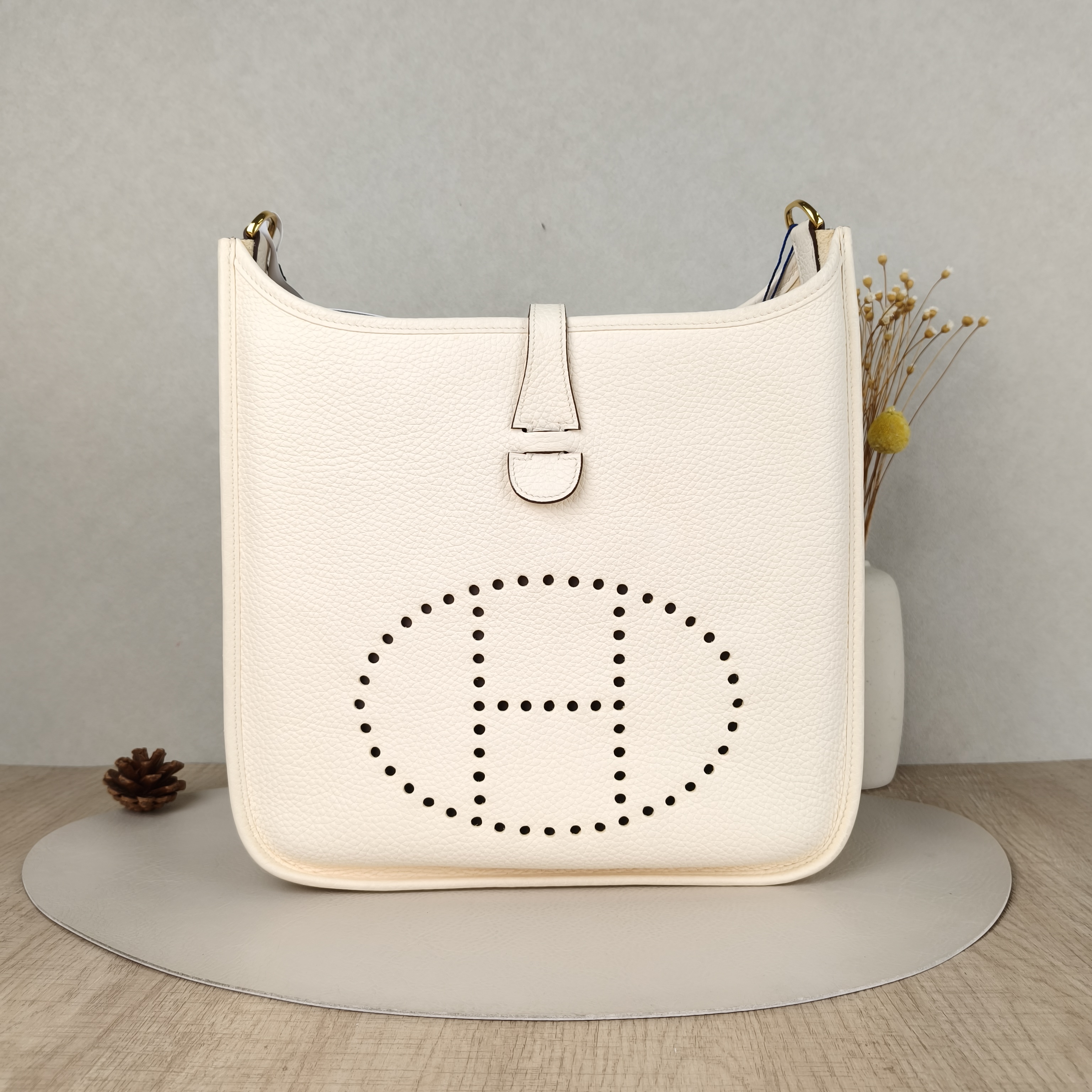 Hermès Crossbody Bag Evelyne 29 29I2 Taurillon Clemence TC Calfskin2929 × 7 × 30 cm