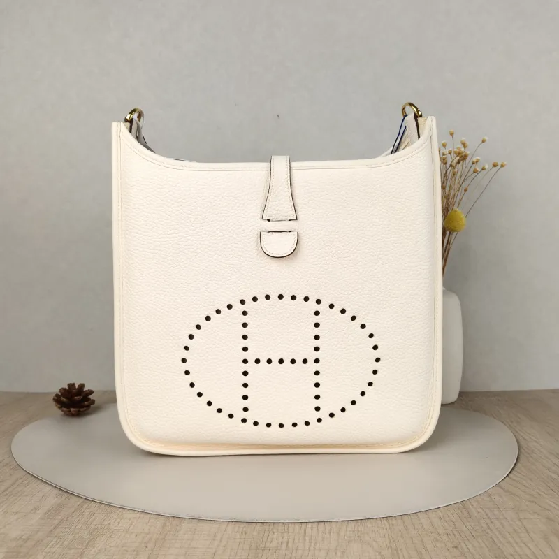 Hermès Crossbody Bag Evelyne 29 29I2 Taurillon Clemence TC Calfskin2929 × 7 × 30 cm