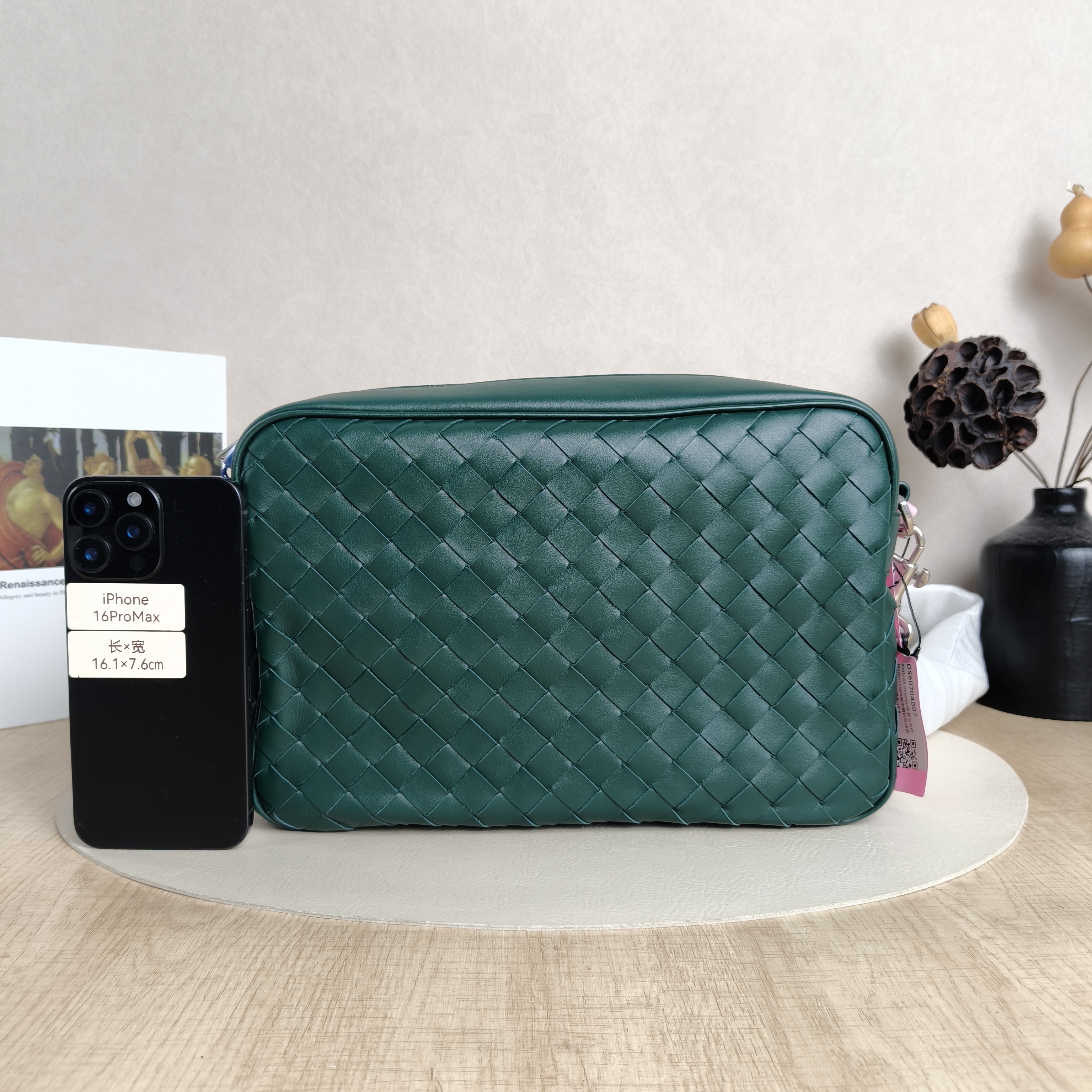 Bottega Veneta Crossbody Bag Intrecciato Woven Camera Bag Green Calfskin Medium29 × 7.5 × 19.5 cm — cover view 3 of 6
