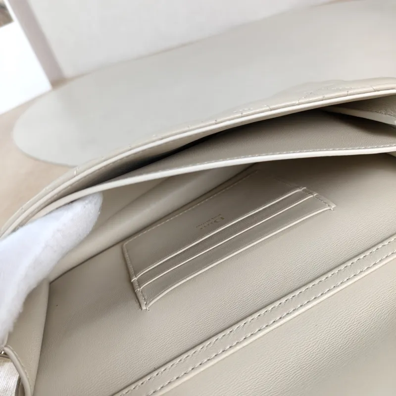 DIOR Shoulder Bag My Chain Bag Taupe Lambskin 21 × 3.5 × 11.5 cm — detail view 2 of 13