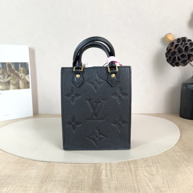 Louis Vuitton Crossbody Bag PETIT SAC PLAT Mini Black Calfskin Mini 14 × 5 × 17 cm — cover view 4 of 5