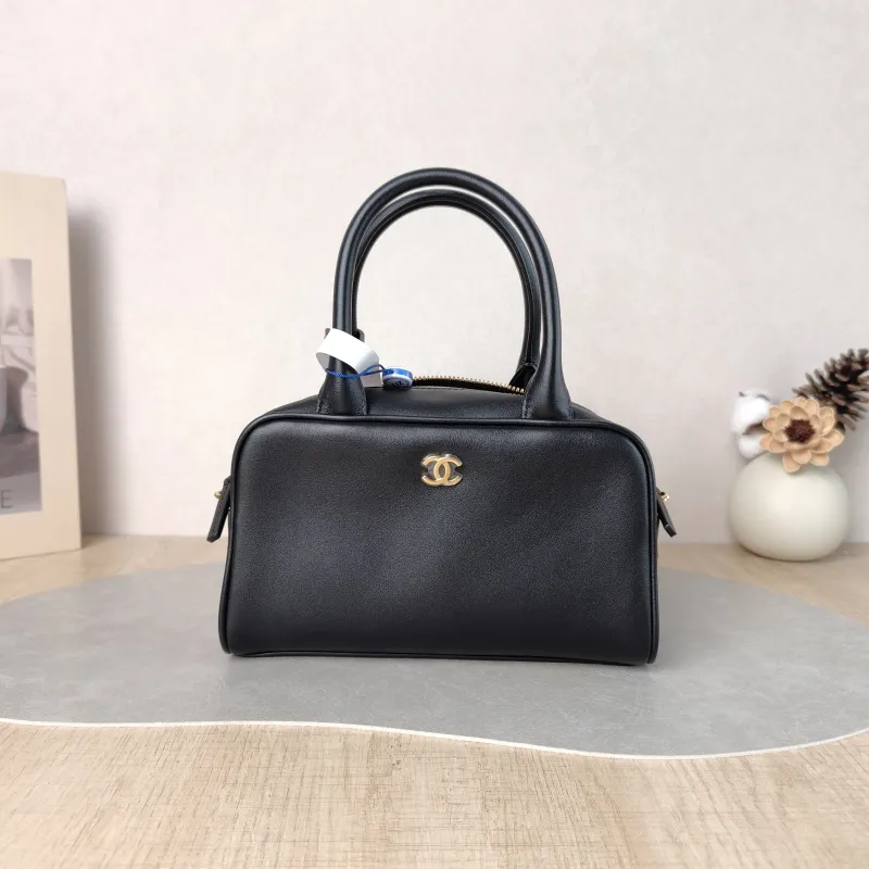 Chanel Shoulder Bag Bowling Bag Black Calfskin 20 × 8 × 12 cm