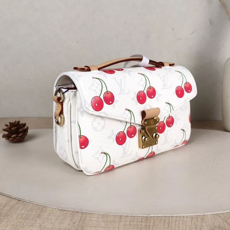Louis Vuitton Crossbody Bag Pochette Métis East West White · PVC Small21.5 × 6 × 13.5 cm — cover view 2 of 5