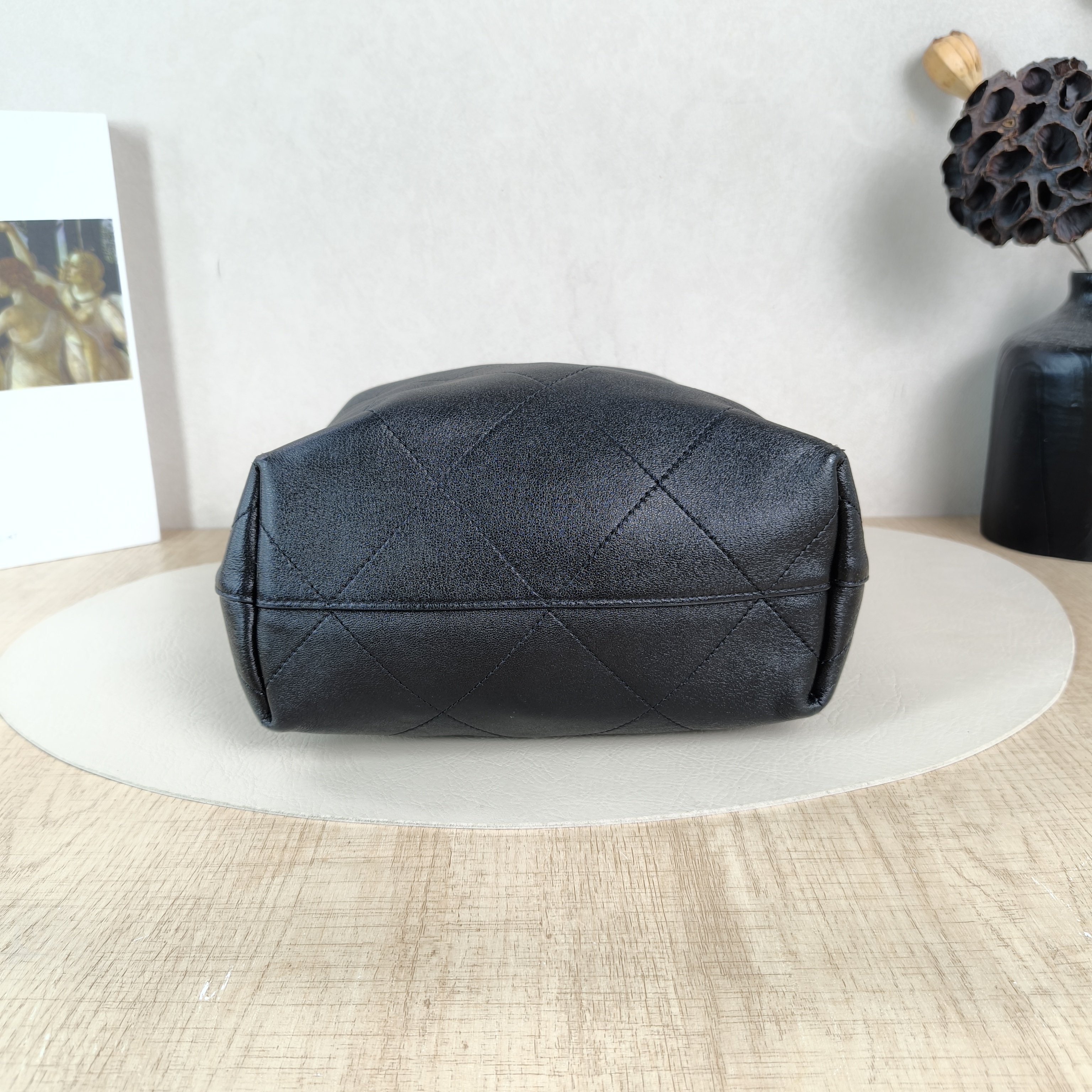 Chanel Shoulder Bag Woven hobo Black Lambskin One Size23 × 10 × 27 cm — cover view 3 of 5