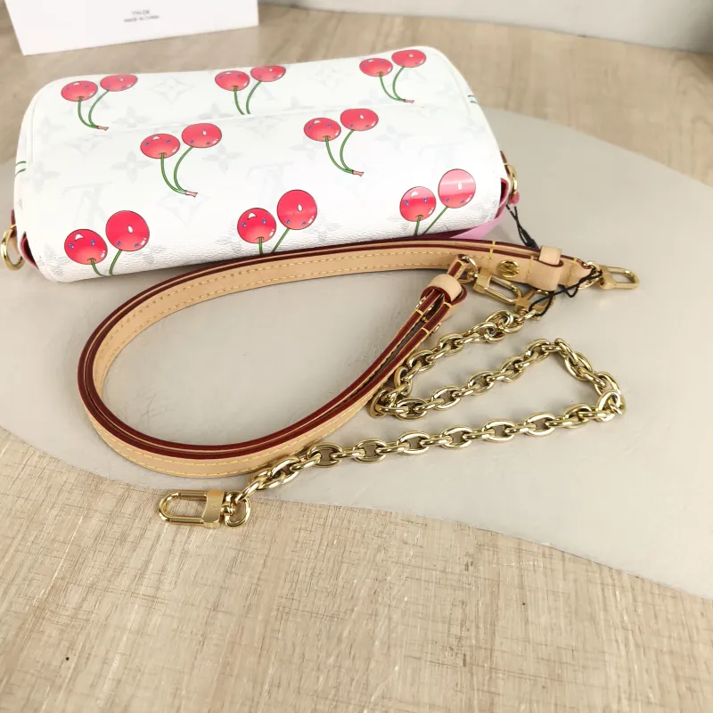 Louis Vuitton Crossbody Bag IVY White · PVC Small 23.5 × 4.3 × 12 cm — detail view 6 of 10