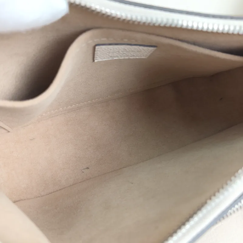 Louis Vuitton Crossbody Bag MARELLE White Epi Embossed Calfskin Small 25 × 8 × 15 cm — detail view 11 of 11