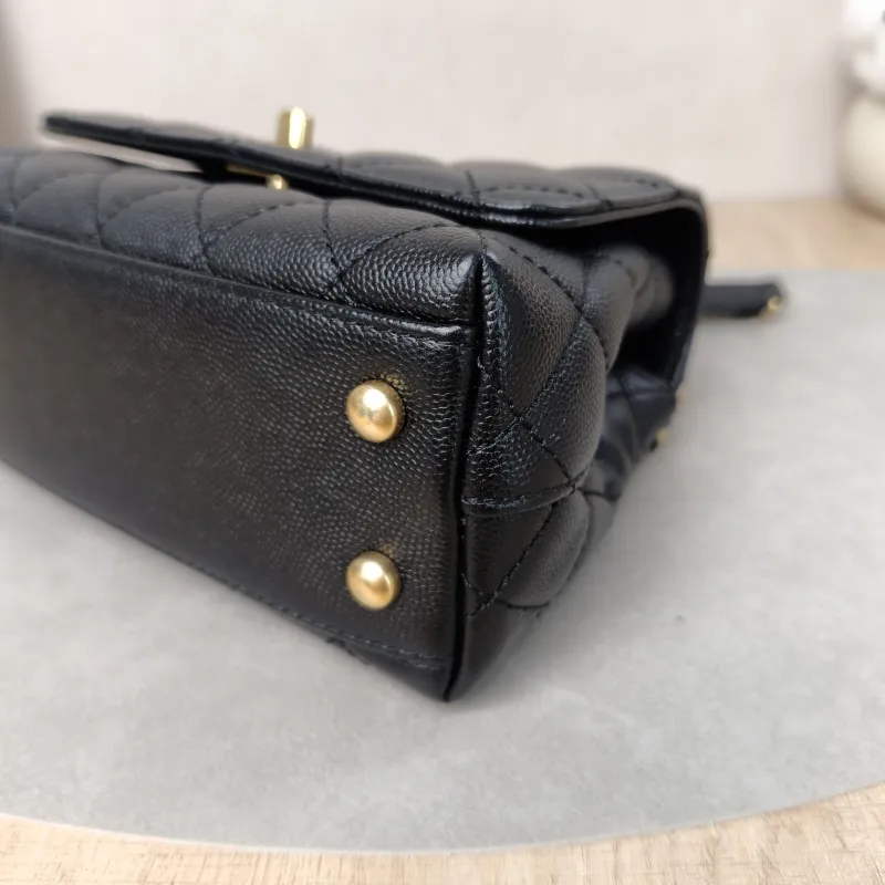 Chanel Crossbody Bag Edition coco handle Black Grained Calfskinmini19 × 9 × 13 cm — detail view 4 of 18