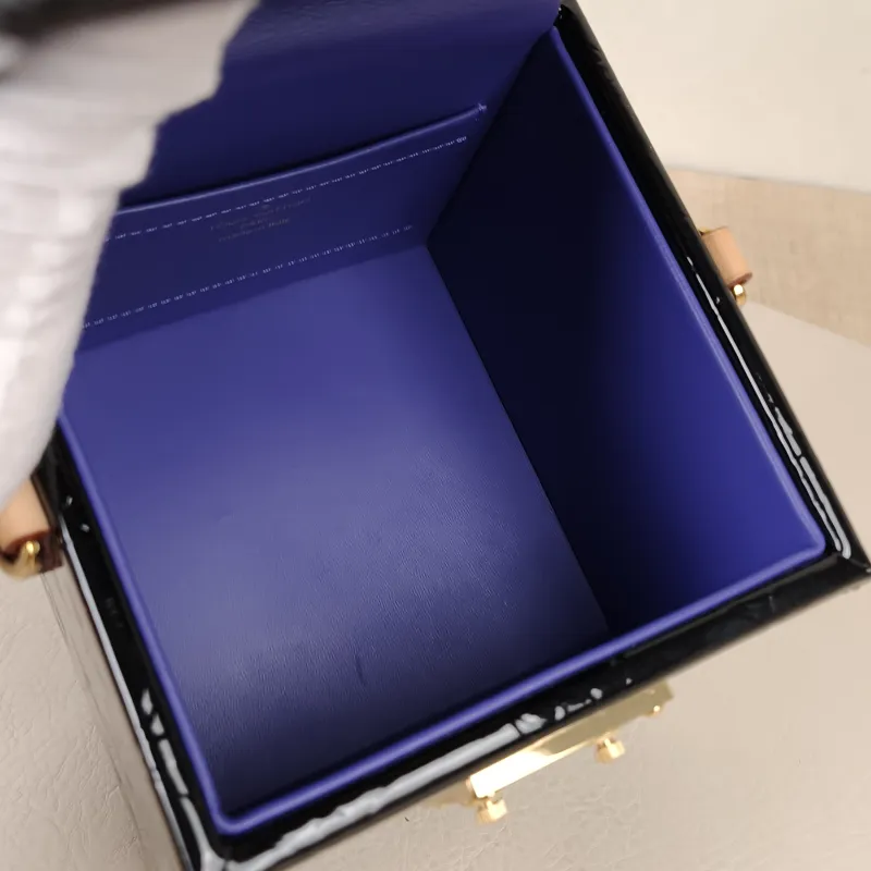 Louis Vuitton Top Handle Bag Bleecker Box Box Black Patent Leather 12 × 12 × 12 cm — detail view 13 of 14