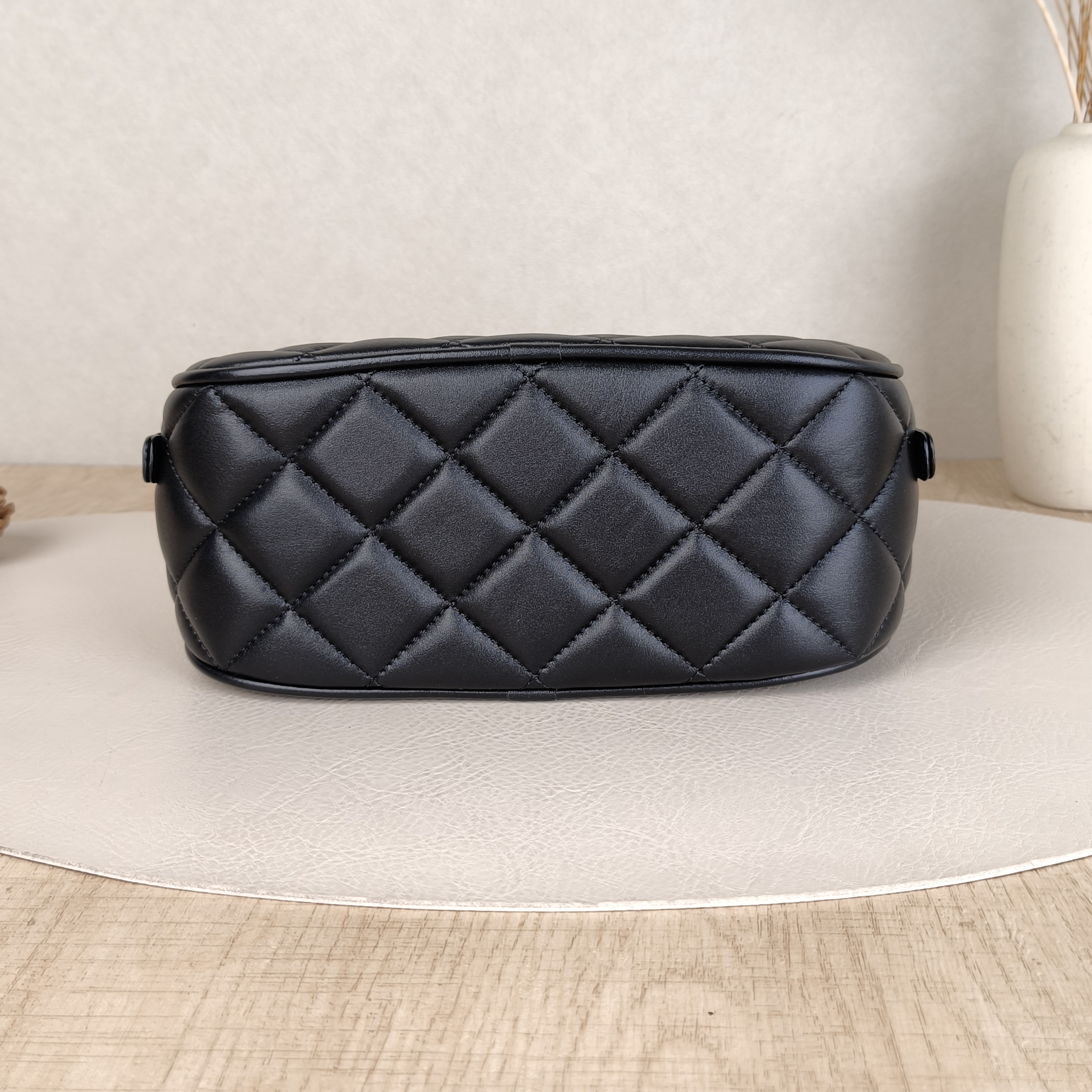 Chanel Crossbody Bag Black Calfskin 20 × 8.5 × 11.5 cm — cover view 6 of 6