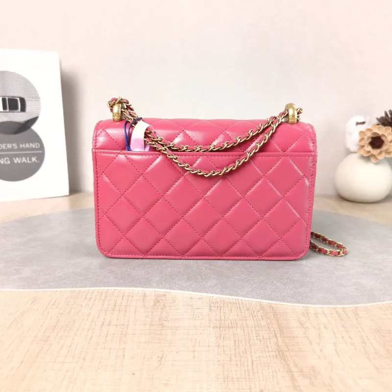 Chanel Crossbody Bag woc Red Calfskin One Size 19.2 × 3.5 × 12.3 cm — cover view 2 of 5