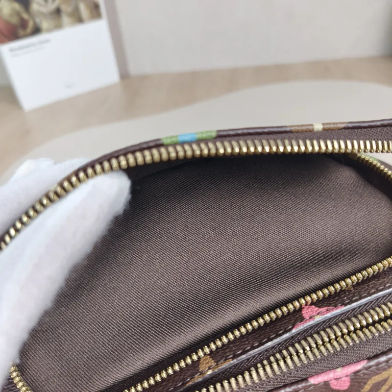 Louis Vuitton Belt Bag Rush Belt Bag Tyler PVC One Size 30 × 8 × 15 cm — detail view 3 of 9