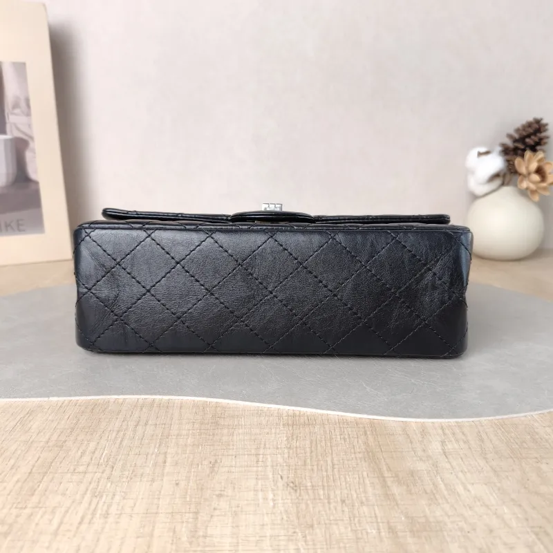 Chanel Shoulder Bag 2.55 Black Calfskin Small 24 × 7.5 × 16 cm 18 — cover view 2 of 5